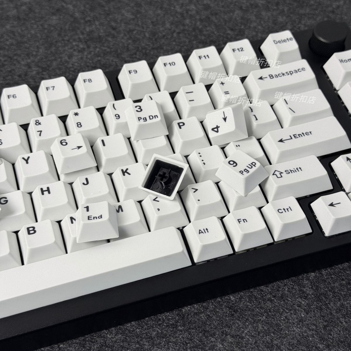 Минималистичные чисто белые ке – обзор и цена Gaming Keyboard Extension